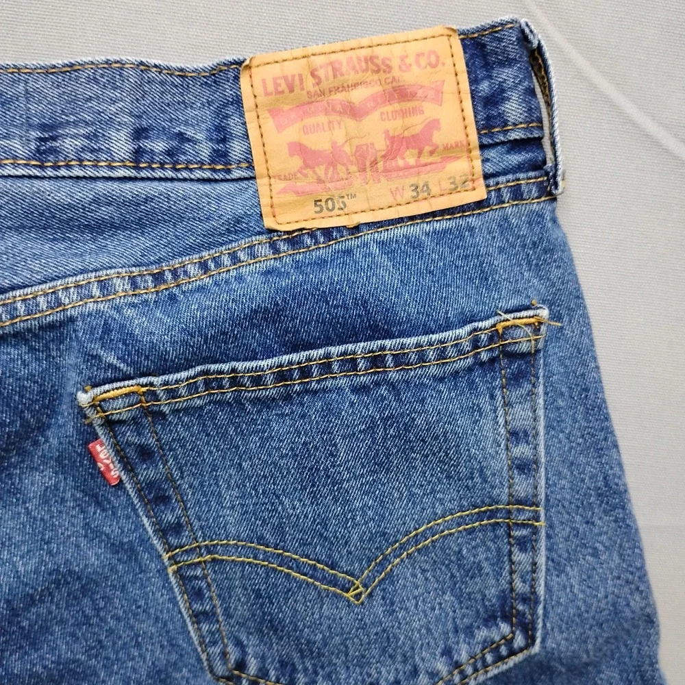 Levis 505 Regular Fit Mens Jeans 34x32 Medium Wash Blue Straight Leg Denim